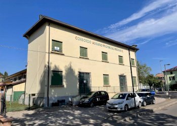 Locale Commerciale Via Amos Tragni 17, Gattatico - foto 2