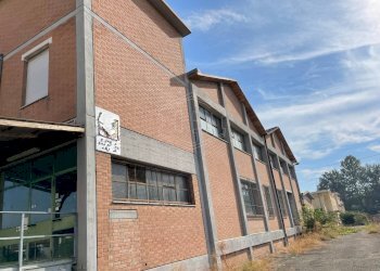 Locale Commerciale Via Trento 30, Fabbrico - foto 6