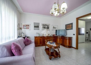 Four-room apartment Via Rosemberg, Bibbiano - photo 1