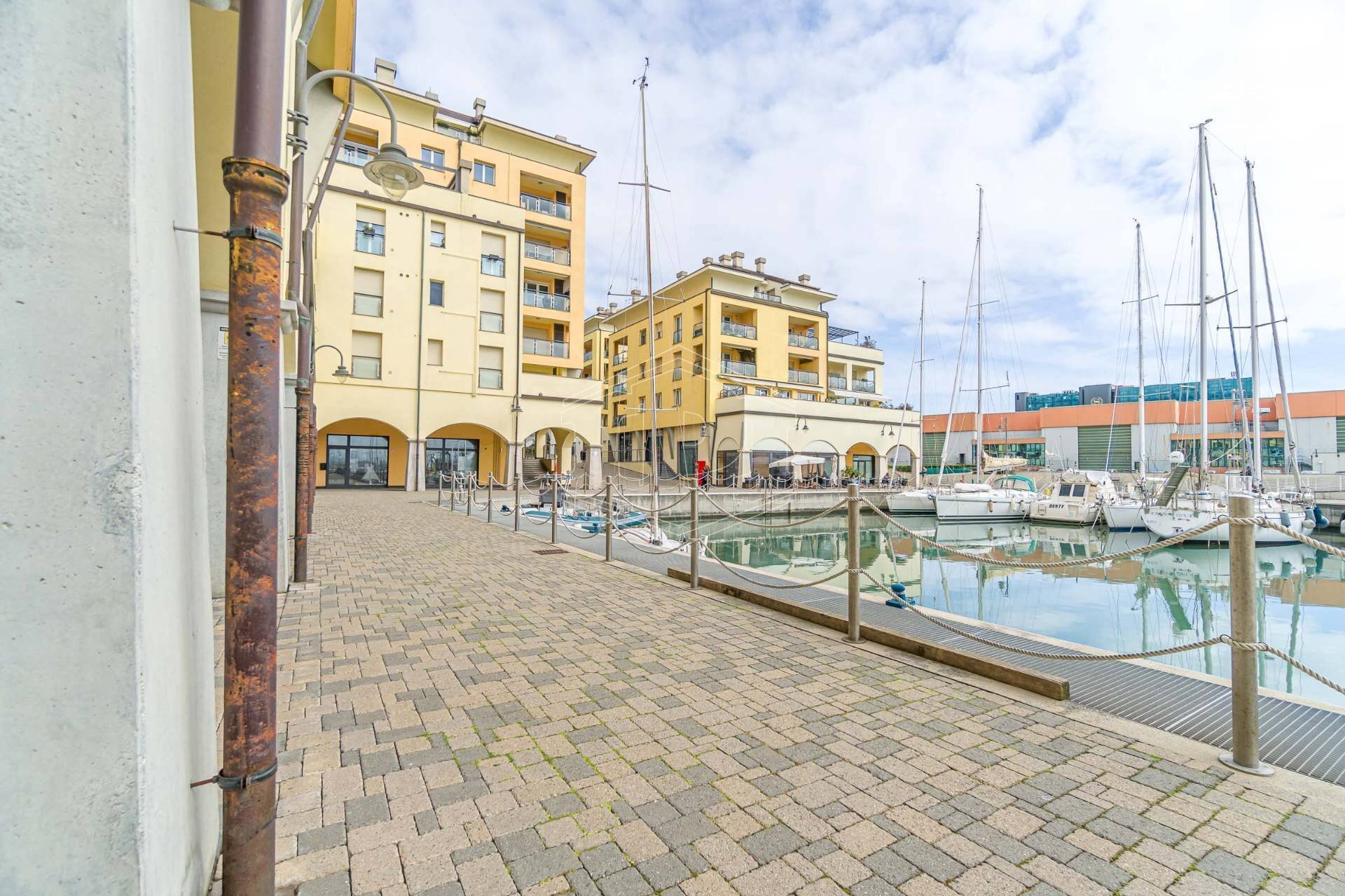 One-room apartment Via Luigi Cibrario, Genova (neighborhood Sestri Ponente) - photo 2