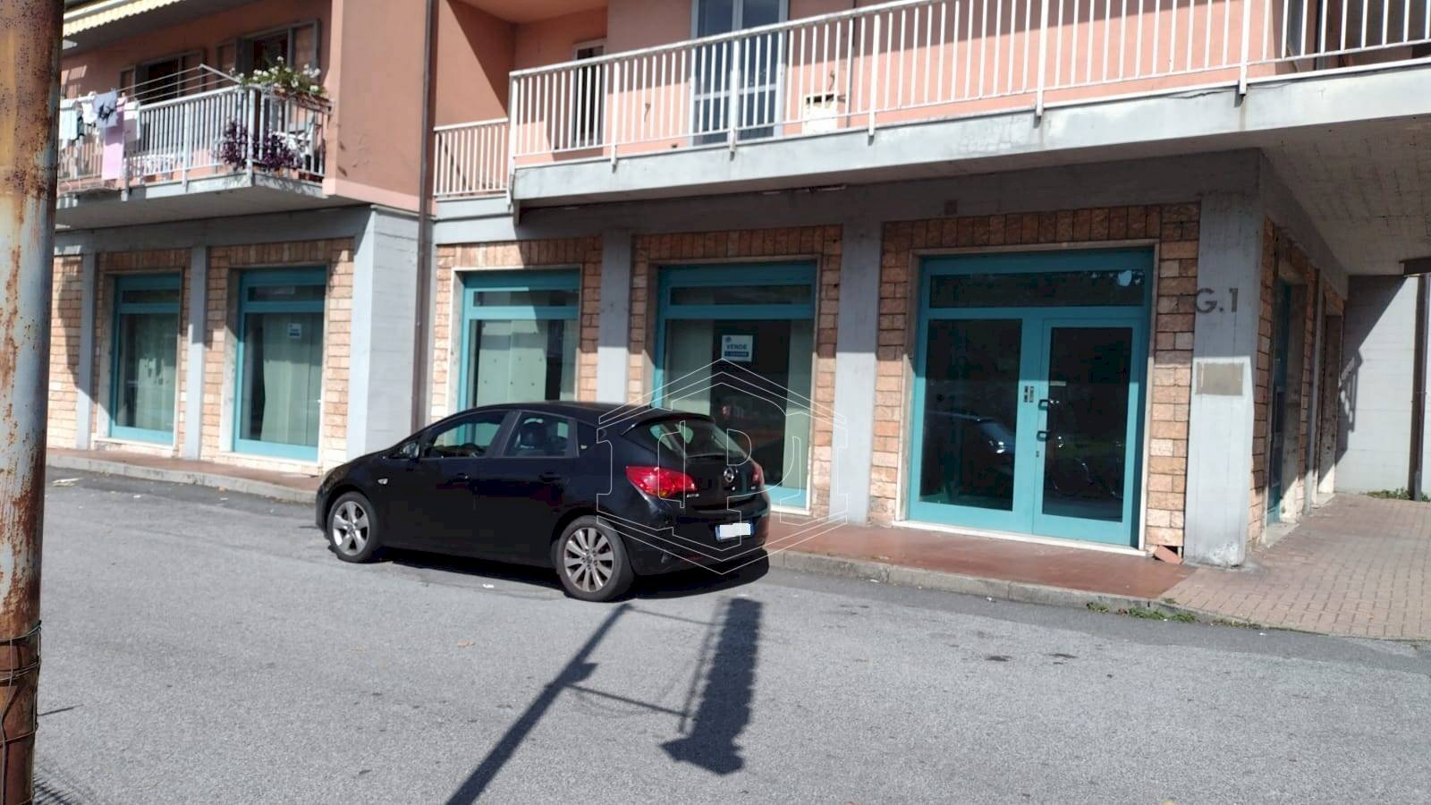 Negozio Via Carlo Navone, Busalla - foto 1