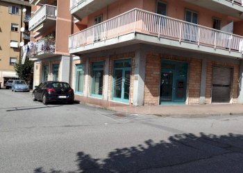 Negozio Via Carlo Navone, Busalla - foto 2