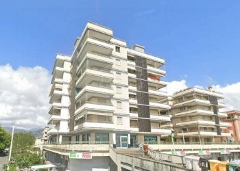 Locale Commerciale Piazza la Scafa 9, Lavagna - foto 1