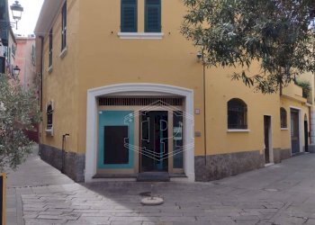 Locale Commerciale Vico del Pozzo, Rapallo - foto 1
