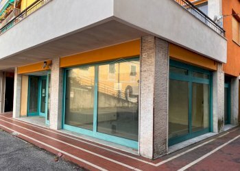 Locale Commerciale Via del Commercio, Moconesi - foto 5