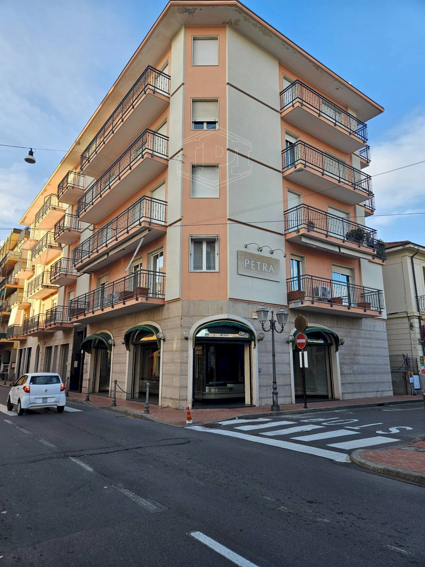 Locale Commerciale Via Vittorio Emanuele II, Bordighera - foto 3