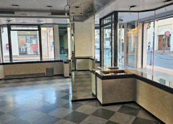 Locale Commerciale Via Vittorio Emanuele II, Bordighera - foto 8