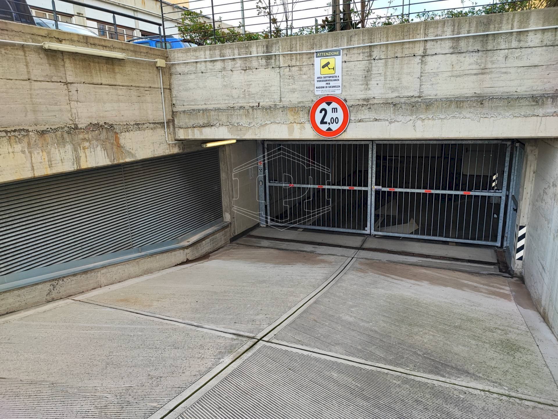 Box Via Luigi Cibrario, Genova (zona Sestri Ponente) - foto 2