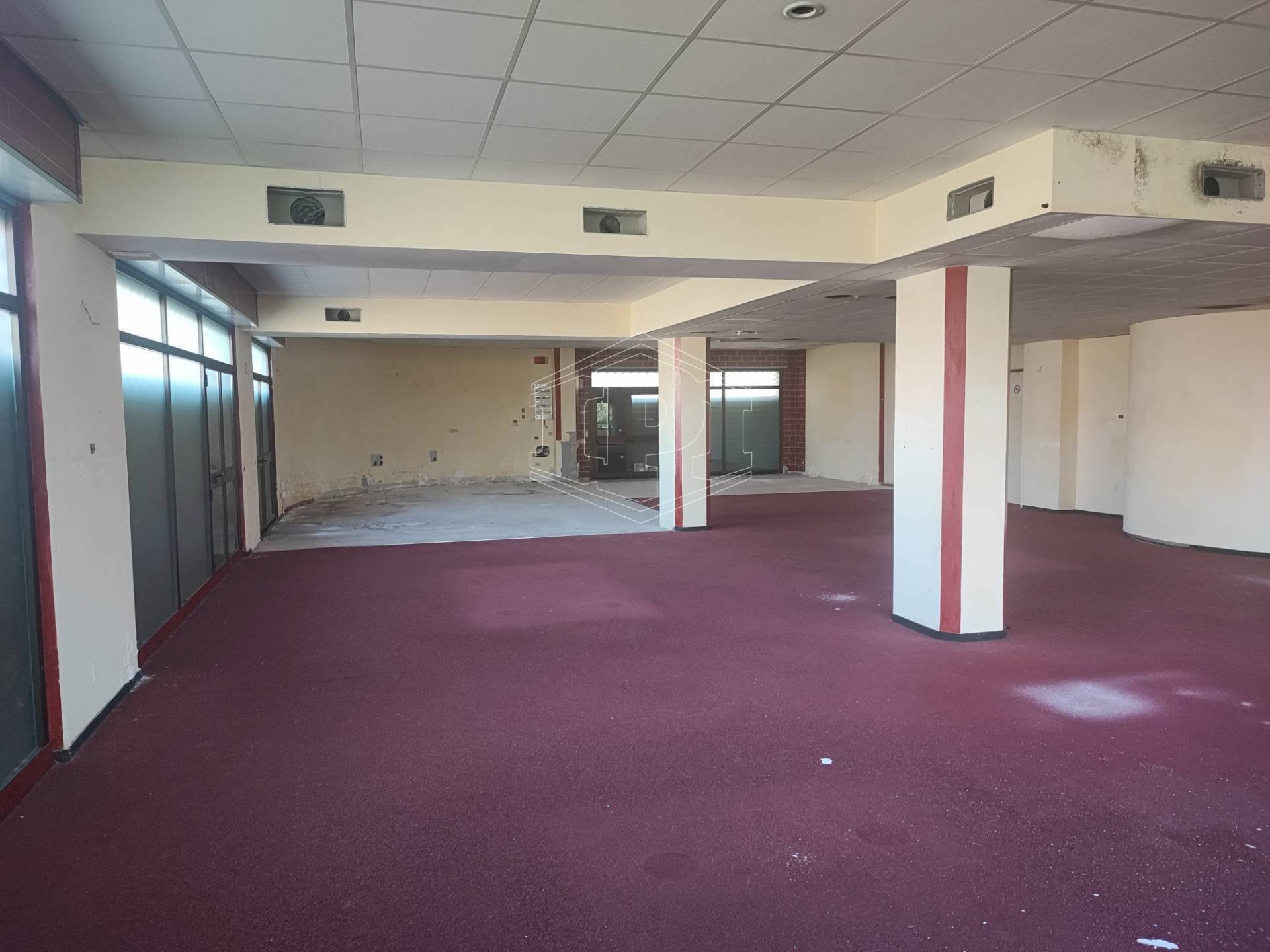 Locale Commerciale Piazza la Scafa, Lavagna - foto 1