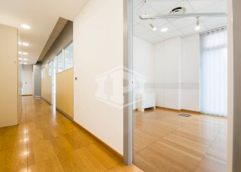 Office Via Luigi Cibrario, Genova (neighborhood Sestri Ponente) - photo 5