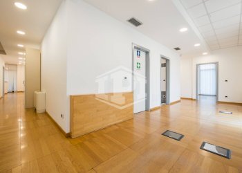 Office Via Luigi Cibrario, Genova (neighborhood Sestri Ponente) - photo 7