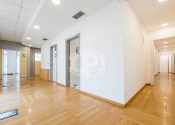 Office Via Luigi Cibrario, Genova (neighborhood Sestri Ponente) - photo 11