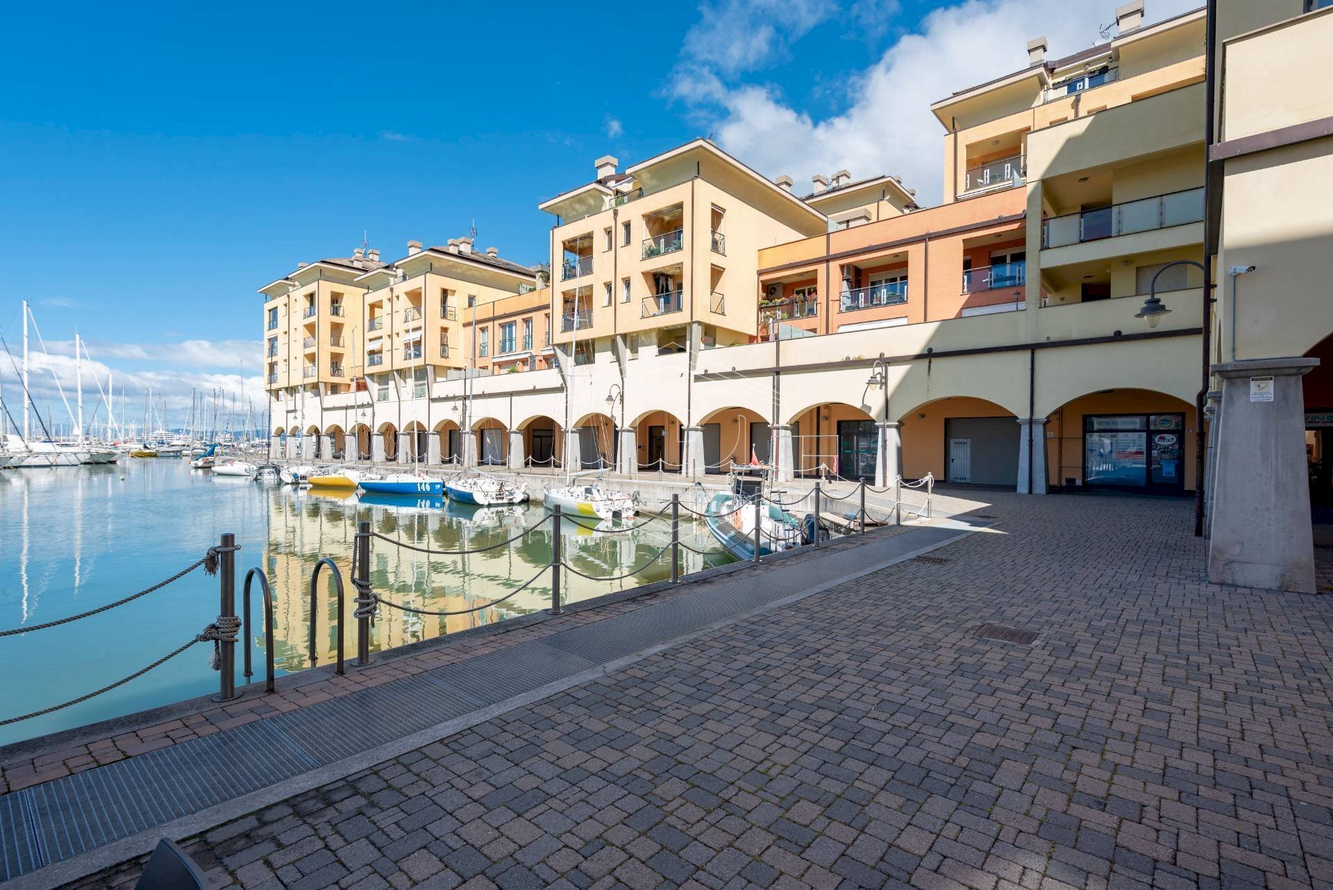 Ufficio Via Luigi Cibrario, Genova (zona Sestri Ponente) - foto 1