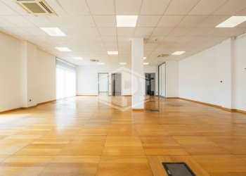 Office Via Luigi Cibrario, Genova (neighborhood Sestri Ponente) - photo 3