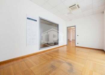 Office Via Luigi Cibrario, Genova (neighborhood Sestri Ponente) - photo 8