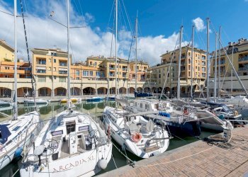 Locale Commerciale Via Luigi Cibrario, Genova (zona Sestri Ponente) - foto 20