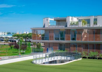 Locale Commerciale Piazza L. Tenco, Jesolo - foto 11