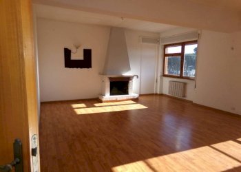 Salone - Quadrilocale via del Biancospino, Anzio - foto 1