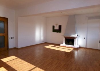 Salone - Quadrilocale via del Biancospino, Anzio - foto 5