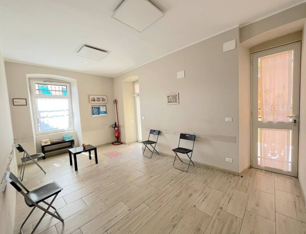 SALA DI ATTESA - Negozio via Antonio Burlando, 116r, Genova (zona Marassi) - foto 3