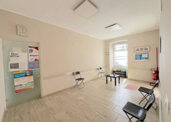 SALA DI ATTESA - Negozio via Antonio Burlando, 116r, Genova (zona Marassi) - foto 4