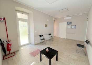 SALA DI ATTESA - Negozio via Antonio Burlando, 116r, Genova (zona Marassi) - foto 5