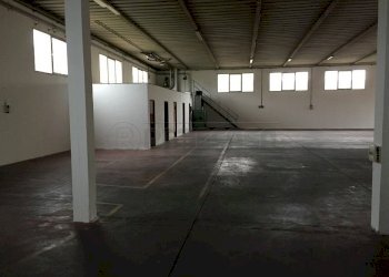 IMG_1666.JPG - Locale Commerciale Via Guglielmo Marconi 2C, Santa Maria a Monte - foto 1