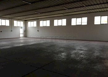 IMG_1669.JPG - Locale Commerciale Via Guglielmo Marconi 2C, Santa Maria a Monte - foto 2