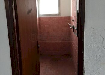 IMG_1670.JPG - Locale Commerciale Via Guglielmo Marconi 2C, Santa Maria a Monte - foto 5