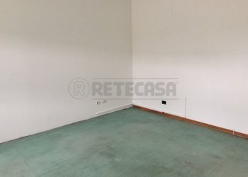 IMG_1662.JPG - Locale Commerciale Via Guglielmo Marconi 2C, Santa Maria a Monte - foto 7