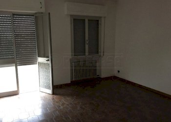 IMG_1674.JPG - Locale Commerciale Via Guglielmo Marconi 2C, Santa Maria a Monte - foto 15