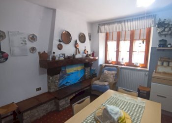 casa-in-vendita-castelnuovo-magra-con-giardino-cuc - Casa semi indipendente Castelnuovo Magra - foto 3