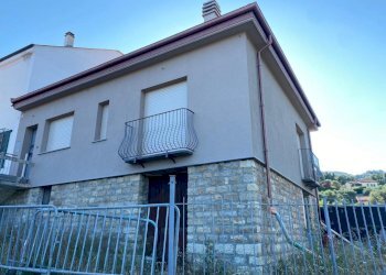 2.jpg - Porzione di casa Diano Arentino - foto 2