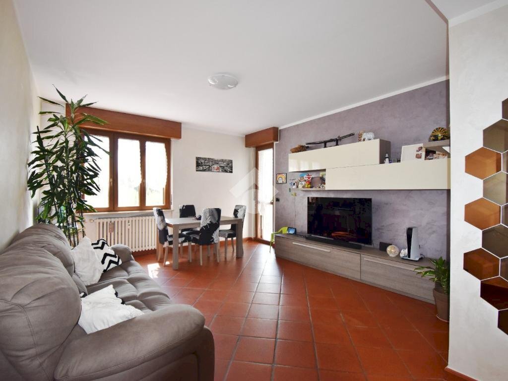 Four-room apartment Via Borghetto, Ivrea - photo 1