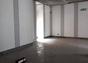 Locale Commerciale Via XX Settembre, Savona (zona Centro) - foto 3