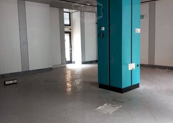 Locale Commerciale Via XX Settembre, Savona (zona Centro) - foto 4