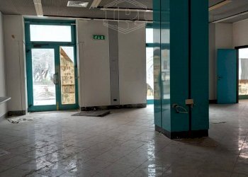 Locale Commerciale Via XX Settembre, Savona (zona Centro) - foto 9