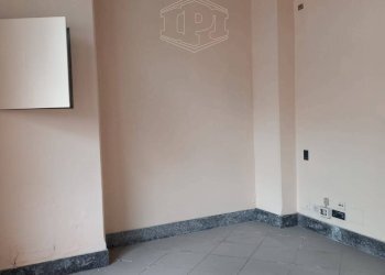 Locale Commerciale Via XX Settembre, Savona (zona Centro) - foto 10