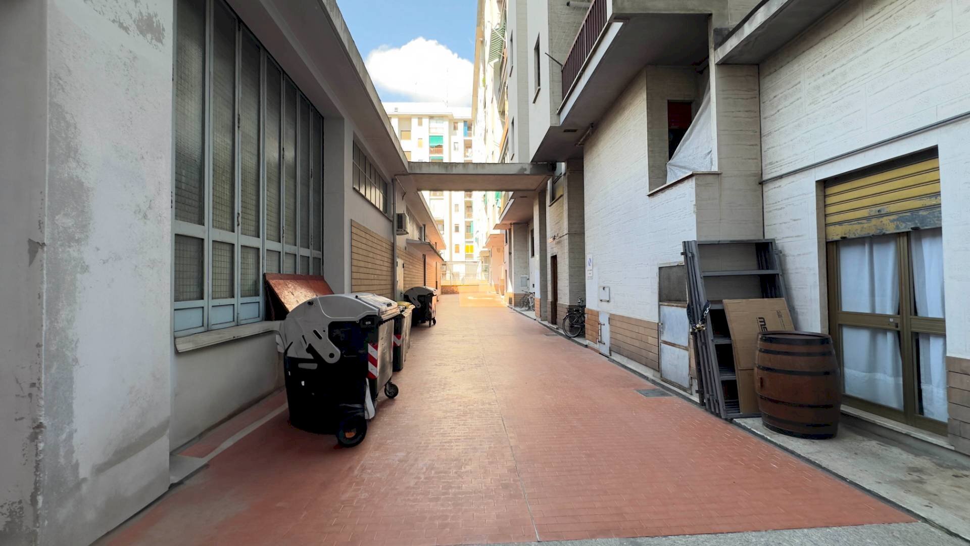 Locale Commerciale Via Tiziano Vecellio, Torino (zona San Salvario) - foto 2