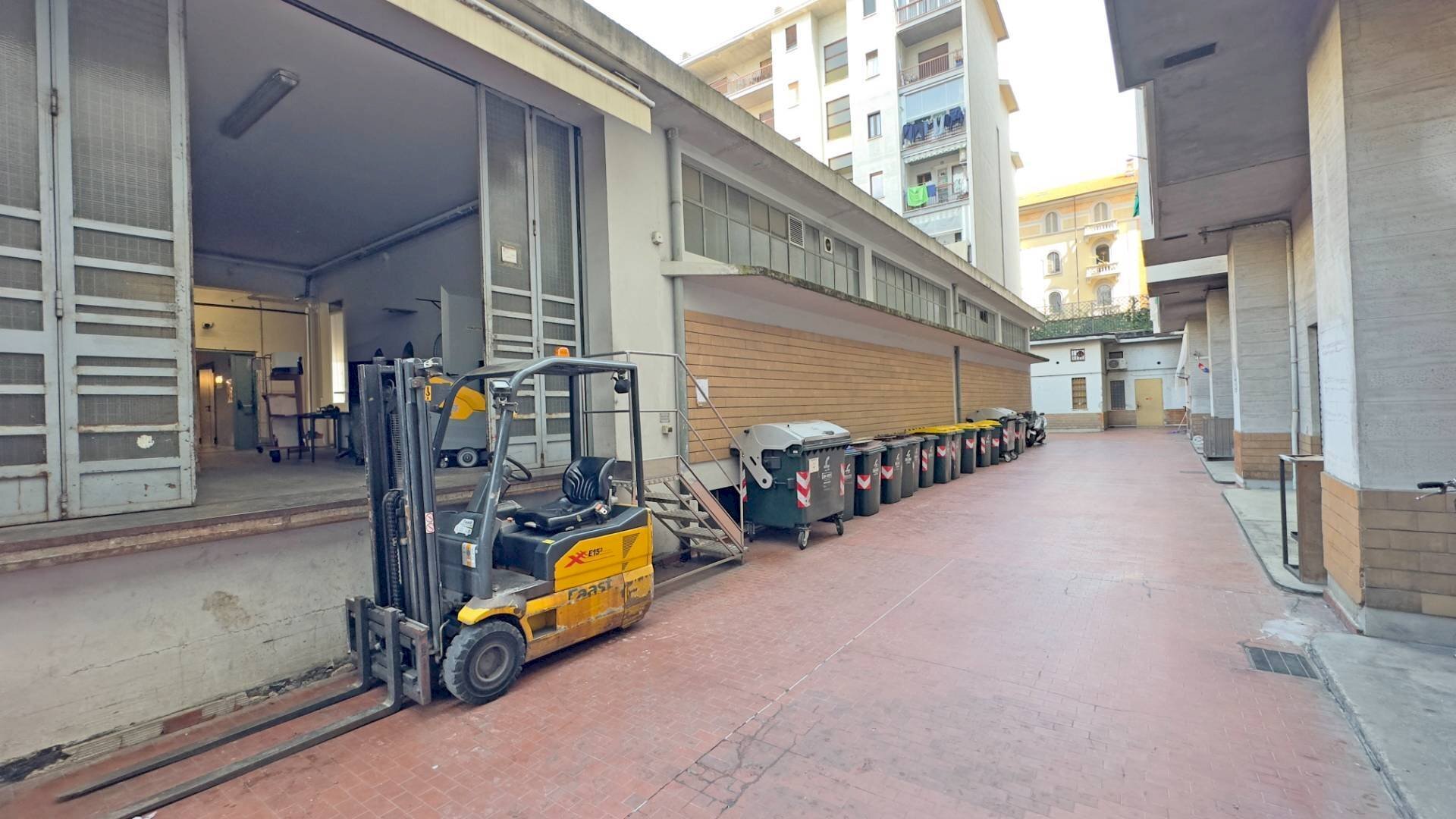 Locale Commerciale Via Tiziano Vecellio, Torino (zona San Salvario) - foto 3