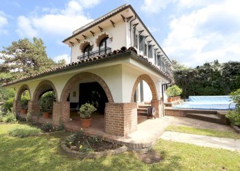 Villa Unifamiliare Via San Vincenzo, Mongardino - foto 1