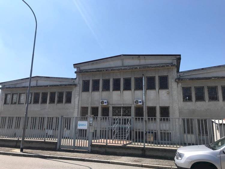 Facciata - Capannone via Giuseppe Di Vittorio, Casale Monferrato - foto 2