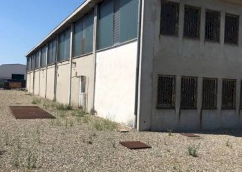 Facciata - Capannone via Giuseppe Di Vittorio, Casale Monferrato - foto 6