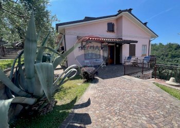 Villa viale costa dei landò, 39 
 Lavagna, Lavagna - photo 1