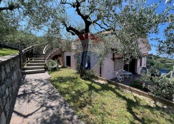 Villa viale costa dei landò, 39 
 Lavagna, Lavagna - photo 81