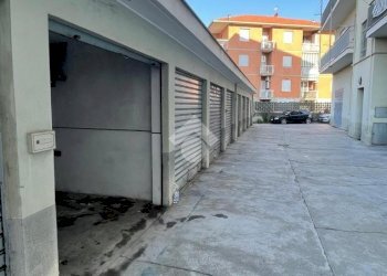 Box Strada padana, Chieri - foto 1