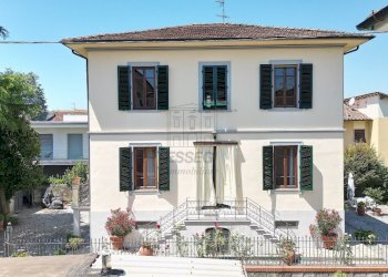 vendesi villa con giardino privato lucca DJI_0236. - Villa Via Gaetano Luporini 91, Lucca - foto 1