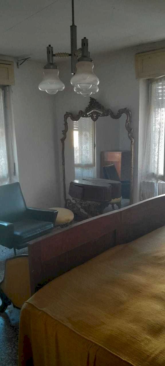 Camera da letto - Porzione di casa Via Guglielmo Marconi, Ziano Piacentino - foto 2