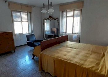 camera da letto - Porzione di casa Via Guglielmo Marconi, Ziano Piacentino - foto 1