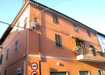 FACCIATA - Trilocale via Tortona, Viguzzolo - foto 1